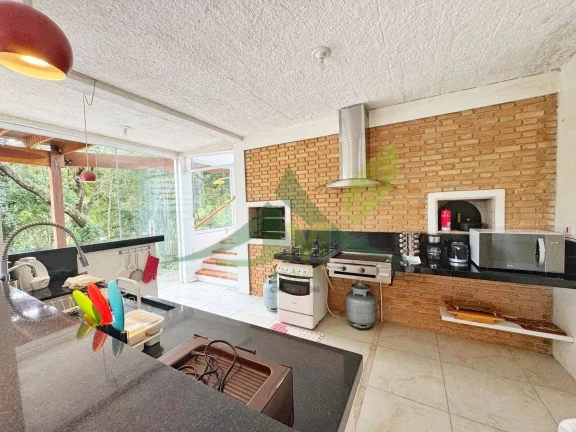 Imagem Linda casa de vidro à venda no Clube da Montanha, em Atibaia