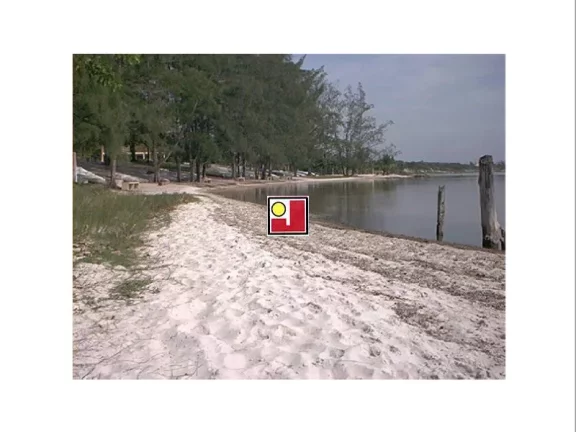 Imagem Vendo espetacular área, no mar, Praia Seca - Praia Massambaba, com 455.772m², 350m frontais mar e Lagoa de Araruama, 1300m profundidade, c/ água ... luz