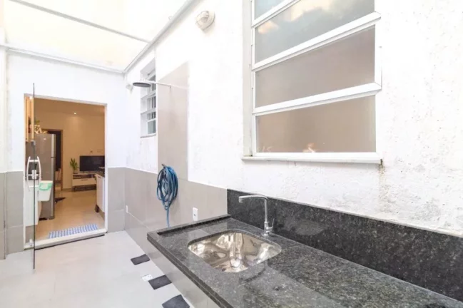 Imagem Amplo imóvel, com 73m² recém reformado e mobiliado, Botafogo Imagem Amplo imóvel, com 73m² recém reformado e mobiliado, Botafogo