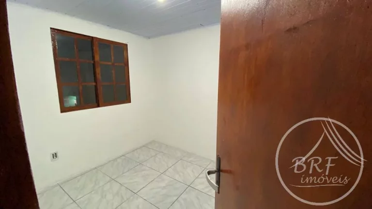 Imagem Vendo terreno com três casas e uma Kitnet em Serraria, São José SC