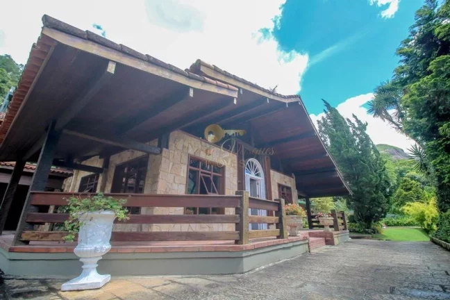 Imagem Casa em Condomínio para Venda em Teresópolis / RJ no bairro Quebra Frascos