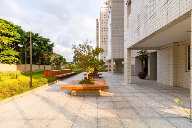 Imagem LINDO APARTAMENTO MOBILIADO 136,00 M ÁREA ÚTIL REFORNADO 3 SUÍTES VARANDA GOURMET ENVIDRAÇADA CINEMA SAUNA 2 VAGAS CONDOMÍNIO VÁRIOS ATRATIVOS