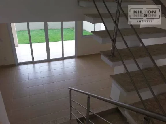 Imagem Casa com 3 dormitórios à venda, 225 m² por R$ 900.000,00 - Condomínio Vivenda das Cerejeiras - Valinhos/SP