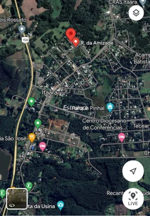 Imagem Casa de madeira com um terreno de 10x30 central , em Itaara
