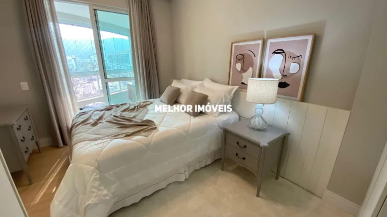 Imagem Apartamento á venda com 3 dormitórios na quadra mar em Balneário Camboriú - SC