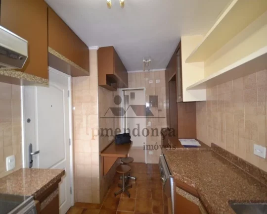Imagem Apartamento em perfeito estado de conservação, piso em porcelanato, living para 02 ambientes, banh...