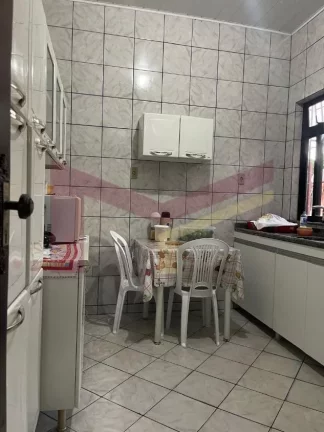 Imagem Casa ampla 2/4 sendo 1 suíte no Feira X, Feira de Santana
