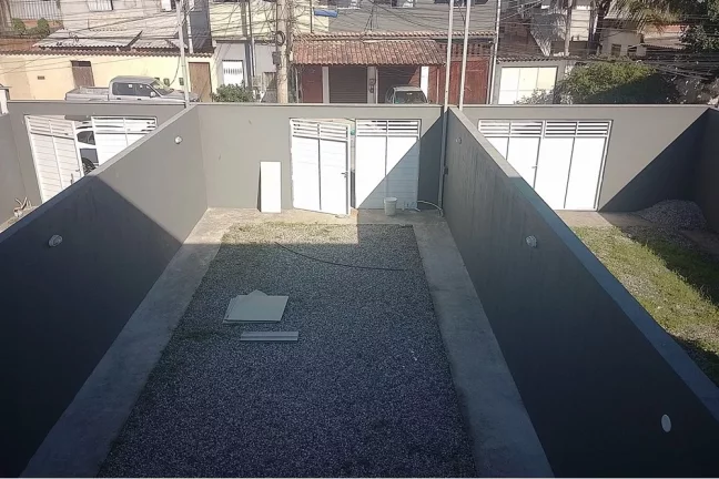 Imagem Casa com 3 quartos para alugar em Pedra de Guaratiba