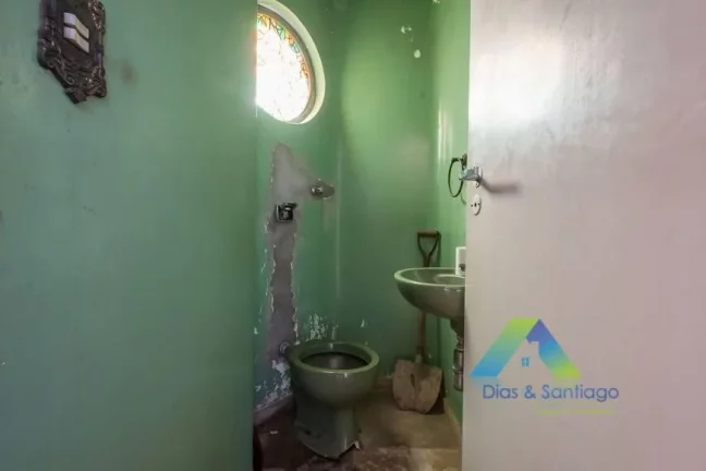 Imagem Casa com 4 Quartos e 2 banheiros à Venda, 235 m² por R$ 800.000,00