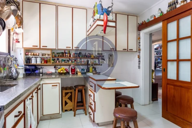 Imagem Apartamento à venda em São Paulo-SP, Vila Nova Conceição: 3 quartos, 1 suíte, 2 salas, 3 banheiros, 2 vagas, 141m². Imperdível!
