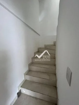 Imagem CASA TRIPLEX COM 2 SUITES
