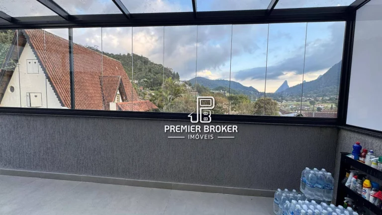 Imagem Casa com 3 dormitórios à venda, 143 m² por R$ 880.000,00 - Alto - Teresópolis/RJ