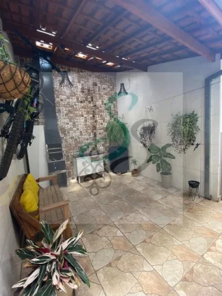 Imagem Venda de casa no Jardim Interlagos, Hortolândia. Casa com 2 dormitórios com armários e piso laminado , sala, cozinha com armários planejados e