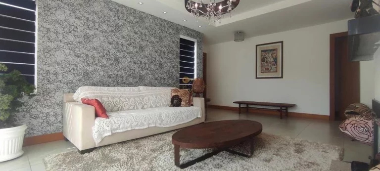 Imagem Casa em Condomínio para Venda em Teresópolis / RJ no bairro Prata