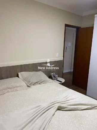 Imagem Apartamento 2 quartos reformado com 70m², piso laminado novo, cozinha planejada e banheiro renovado. Oportunidade! Não aceita financiamento bancário.
