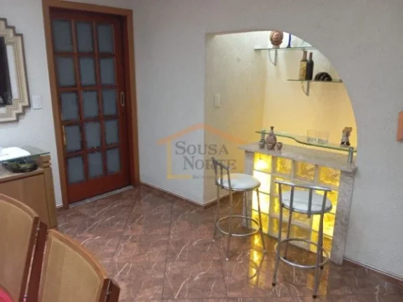 Imagem Sobrado em condomínio fechado, 3 dormitórios, sendo 3 suítes, sala para 2 ambientes, cozinha plan...