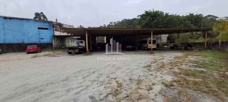 Imagem Aluga-se Terreno de 4.200m², ótimo para garagem de Caminhões e manutenção, etc...,j no Jardim Itapeva, Mauá-SP