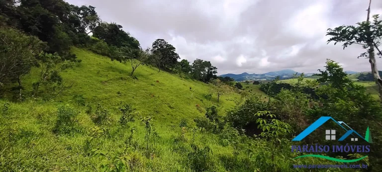 Imagem Refúgio Encantador: Sua Propriedade Rural de Sonho em Minas Gerais.