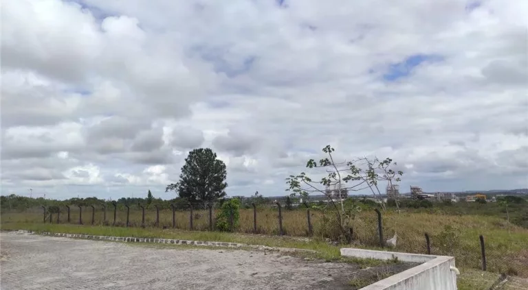 Terreno à Venda, 17.000 m² em Centro - Camaçari