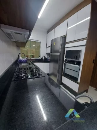 Imagem SANTO ANDRÉ Sobrado 115M², 2 dormitórios, 2 vagas, varanda gourmet ótima localização e valor !!!