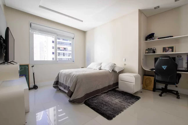 Imagem Apartamento diferenciado com 4 suítes e 5 vagas de garagem no Centro de Balneário Camboriú/SC