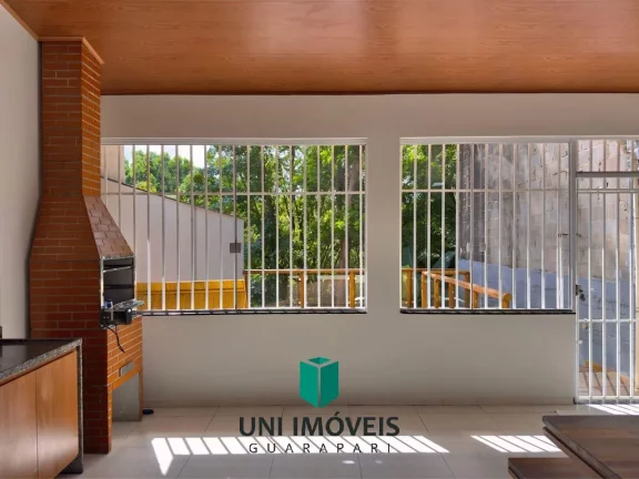 Imagem Triplex à venda em bairro nobre de Guarapari com área gourmet e deck para lagoa