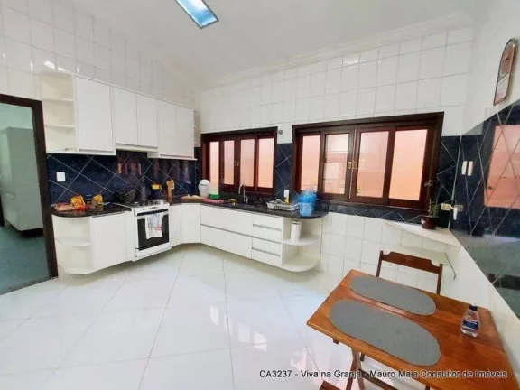 Imagem Casa à Venda com 3 quartos, 494 m² por R$ 1.470.000 Granja Viana