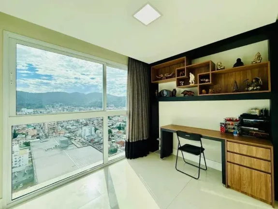 Imagem Apartamento com 4 dormitórios sendo 2 suítes e 2 vagas de garagem em Balneário Camboriú