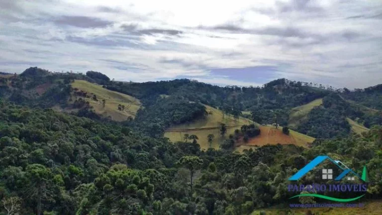 Imagem Paraíso Rural na Serra da Mantiqueira: Rancho com Vista Deslumbrante.