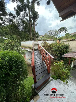 Imagem Casa a Venda no Bairro Jardim Califórnia em Campos do Jordão - SP.