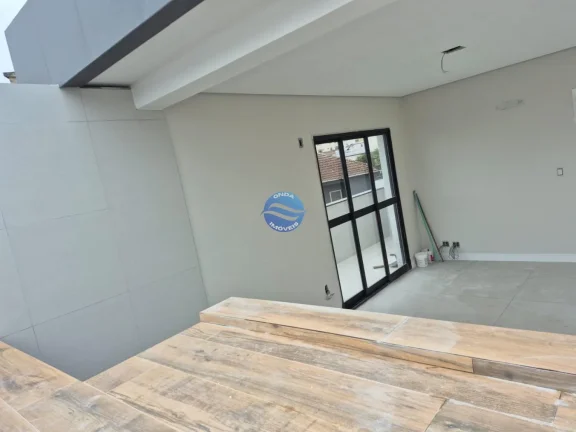 Imagem Casa duplex a venda em Santos no Embaré, nova, fino acabamento.