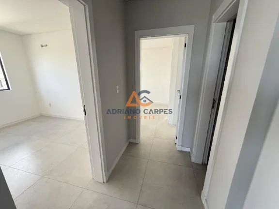 Imagem Apartamento novo, frente mar com 87m², 2 suítes e churrasqueira a carvão na Meia Praia - Navegantes Adriano Carpes Imóveis vende!