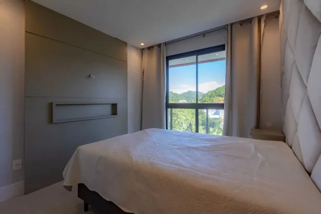 Imagem Apartamento com 2 dormitórios sendo 1 suíte e 1 vaga de garagem - Praia Brava - Itajaí