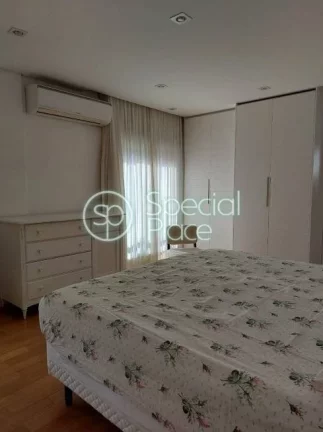 Imagem Apartamento impecável. São 170² de área privativa, 4 dormitórios ( 3 suítes) e 4 vagas na gara...