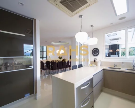 Imagem Requinte, Conforto e Segurança, Você Encontra Nessa Excepcional Residência de Alto Padrão em Con...