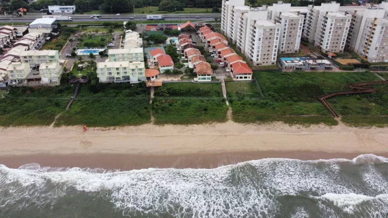 Imagem Apartamento à Venda – frente mar em condomínio!