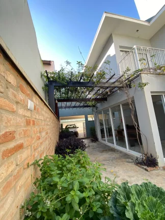 Imagem Belíssima Casa a venda no Bairro Colina Verde - Tatuí/SP.