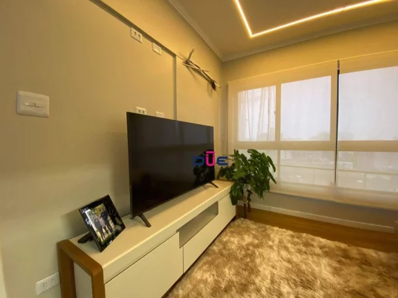Imagem Amplo apartamento no Embaré com 2 dormitórios, suíte, dependência completa e 1 vaga demarcada