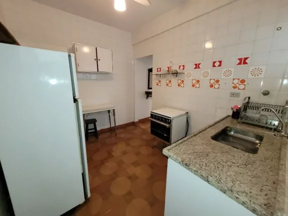 Imagem ASTÚRIAS - UMA QUADRA DA PRAIA , LOCALIZAÇÃO PRIVILEGIADA , GARAGEM NO PRÉDIO.
