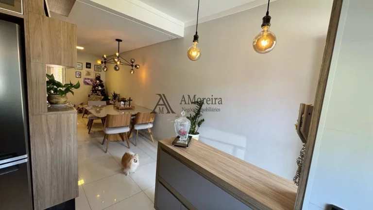 Imagem Casa em Condomínio à Venda em Jundiaí-SP Residencial Thina: 3 Quartos, 1 Suíte, 2 Salas, 3 Banheiros, 2 Vagas de Garagem - Jardim Carolina, 110m²