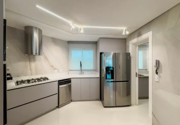 Imagem Apartamento com 3 dormitórios à venda sendo 3 suítes, 164.96 m² por - R$ 10.399.000,00 - Pioneiros - Bal. Camboriú/SC