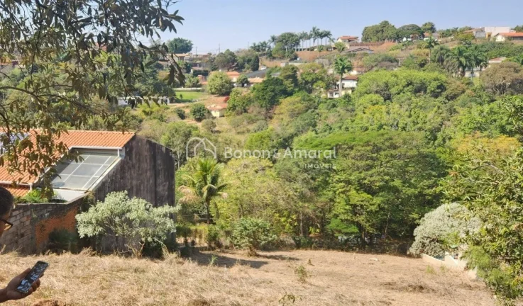 Imagem Terreno com 3.414m², localizado no bairro Vale Verde, em Valinhos. A área possui topografia em acl...