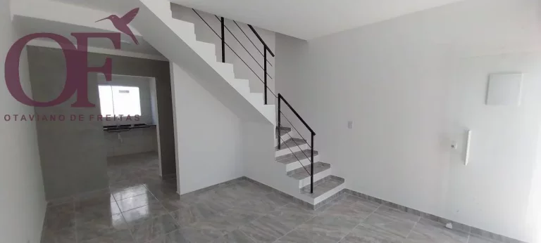 Imagem Casa assobradada em condominio fechado