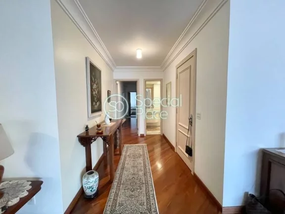 Imagem Apartamento com 261m² na Vila Nova Conceição. Living bem amplo e iluminado para dois ambientes, v...