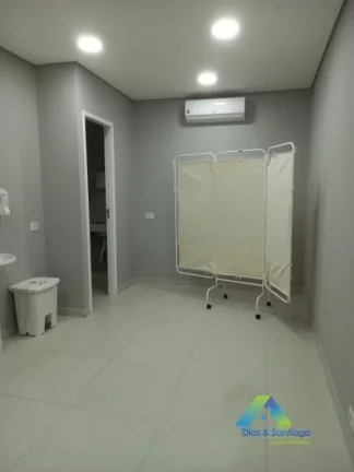 Imagem Sala Comercial com 15m² com toda infraestrutura em localização privilegiada na Vila das Mercês/Saúde. Ambiente ideal para profissionais ligados a área de estética e saúde.