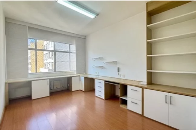 Imagem Sala comercial 35m² REFORMADA a venda Posto 5 de Copacabana