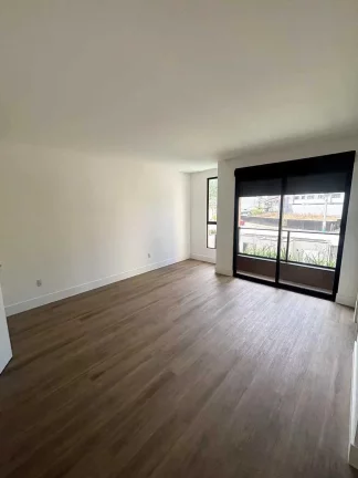 Imagem Sobrado com 3 suítes e 3 vagas e piscina privativa no bairro São Francisco de Assis, em Camboriú/SC