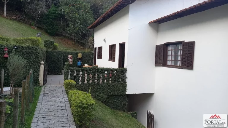 Imagem Esta linda casa a venda está localizada no Condomínio Vila do Ouro, em Nova Lima,
