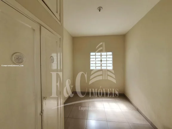 Imagem Casa para Venda em Araras, Centro, 3 dormitórios, 1 suíte, 1 banheiro, 3 vagas
