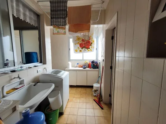 Imagem PITANGUEIRAS – NA SEGUNDA QUADRA DA PRAIA, 2 VAGAS DE GARAGENS, 110 M² ÚTEIS, CONDONDOMÍNIO BAIXO.
